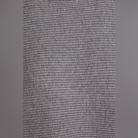 GOOD AMERICAN Forever cropped ribbed-knit turtleneck sweater - Picture 4 of 9